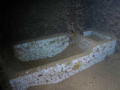 Bath in Shinkoku Maru